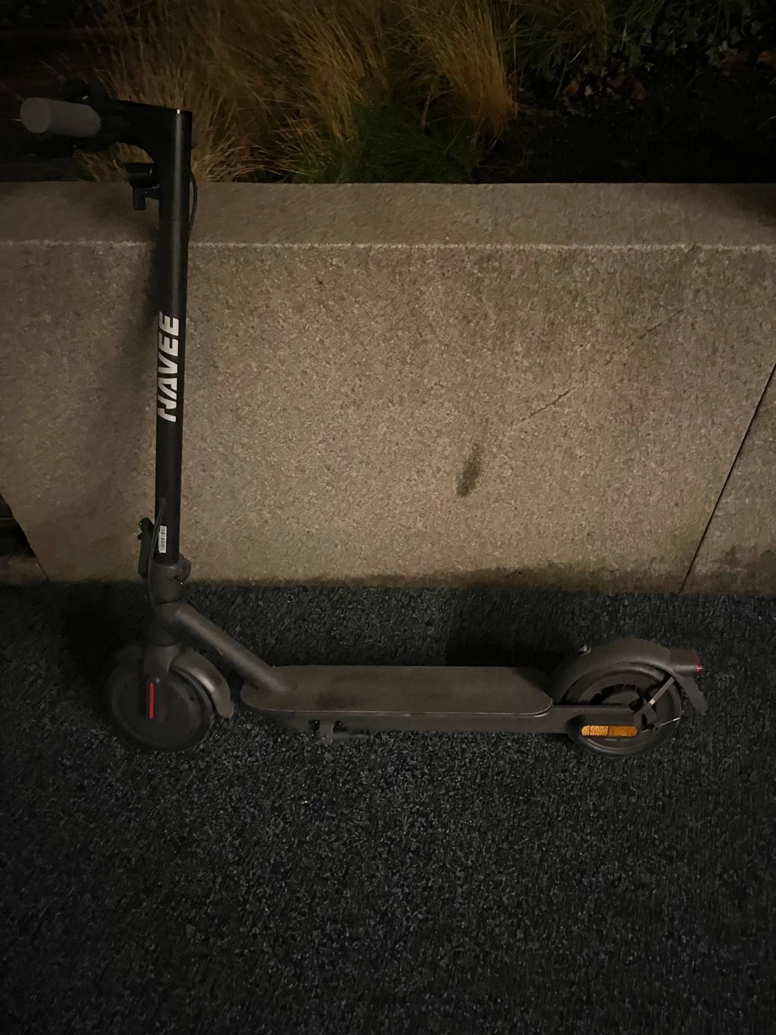 Elsparkcykel ifrån navee