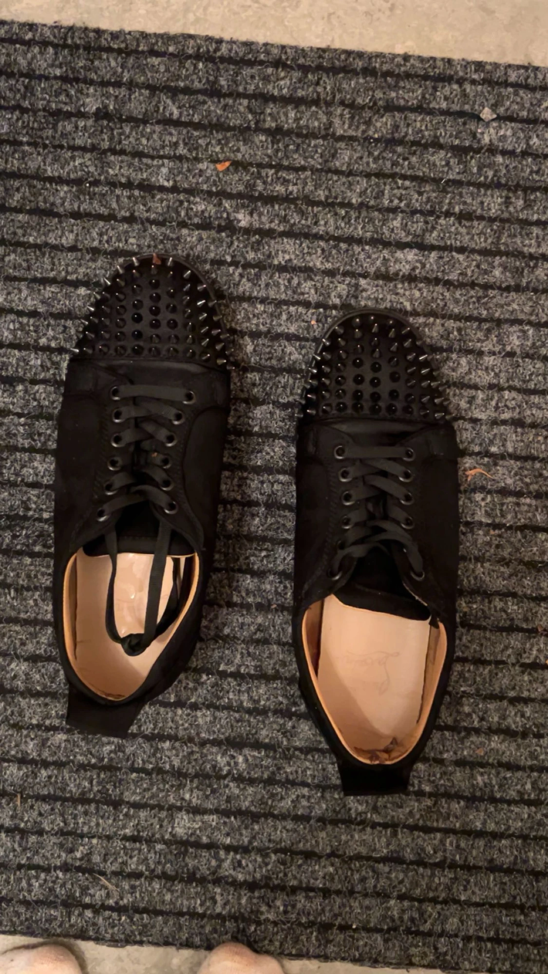 Svarta Louboutin sneakers med nitar - 2