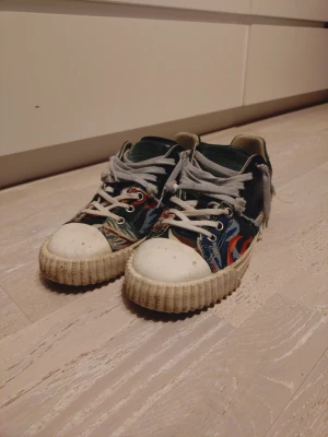 Maison Margiela New Evolution - Maison Margiela New evolution  Size 43  Bra skick  Se bilder för slitage, box från MyTheresa medföljer