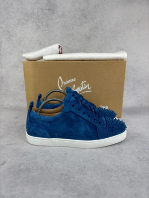 Christian Louboutin junior spike sneaker - – Condition: 9,5/10  - What is included: Box, dustbag & extra laces  – Retail price: 9000 + SEK