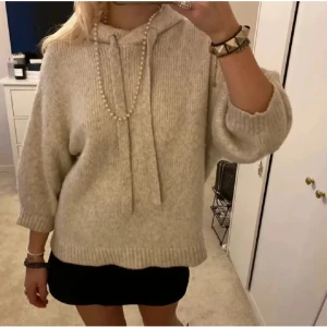 Stickad hoodie - Ursnygg hoodie som inte kommer till användning! 💓