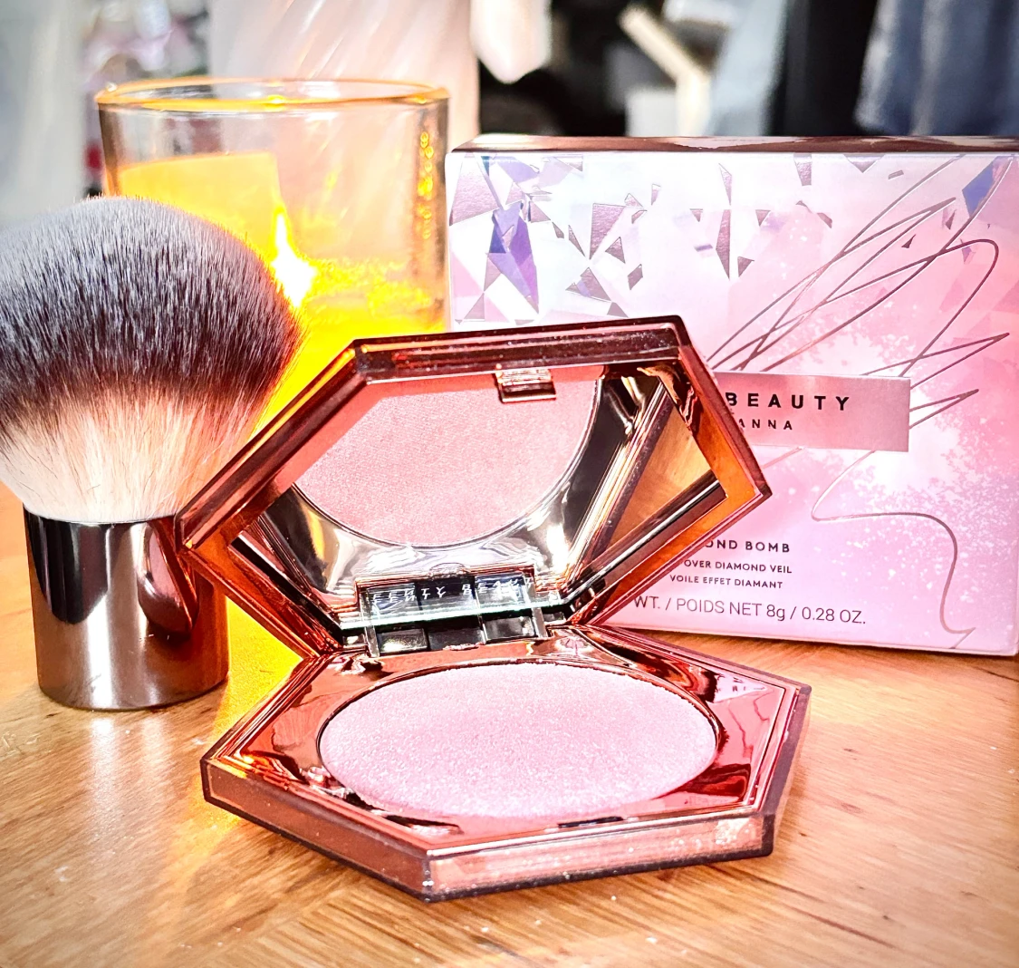 Diamond Bomb ”Rosé Rave” från Fenty Beauty! - 2