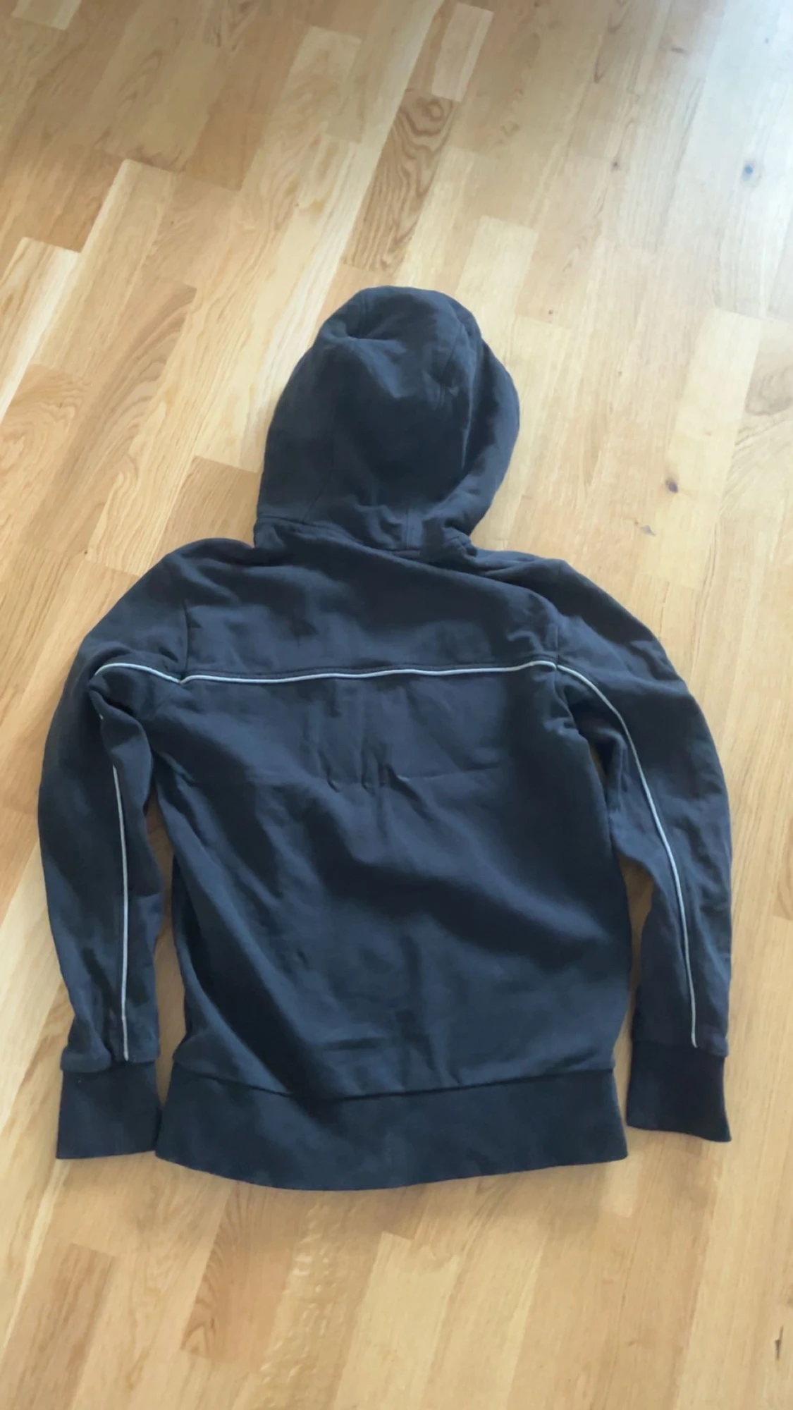 Svart hoodie från Hugo Boss - 4
