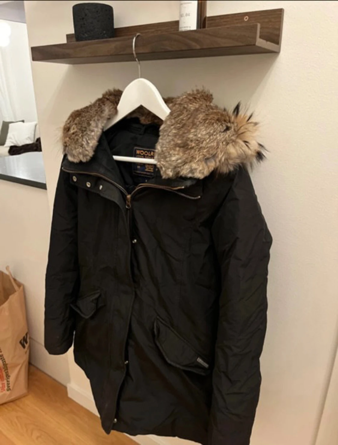 Svart parkajacka med päls från Woolrich - 1