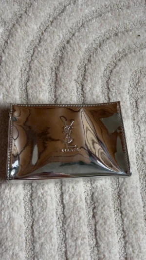 YSL sminkväska - Sminkväska