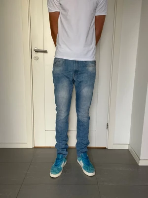 Replay Anbass Jeans  - Säljer nu dessa Replay Anbass Jeans, W31 o L34 skriv för fler bilder/frågor🙌🏼