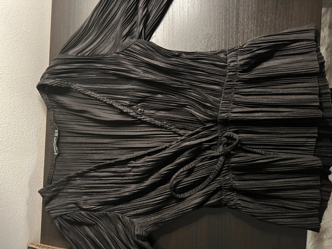 Svart omlotttopp från Stradivarius - 1