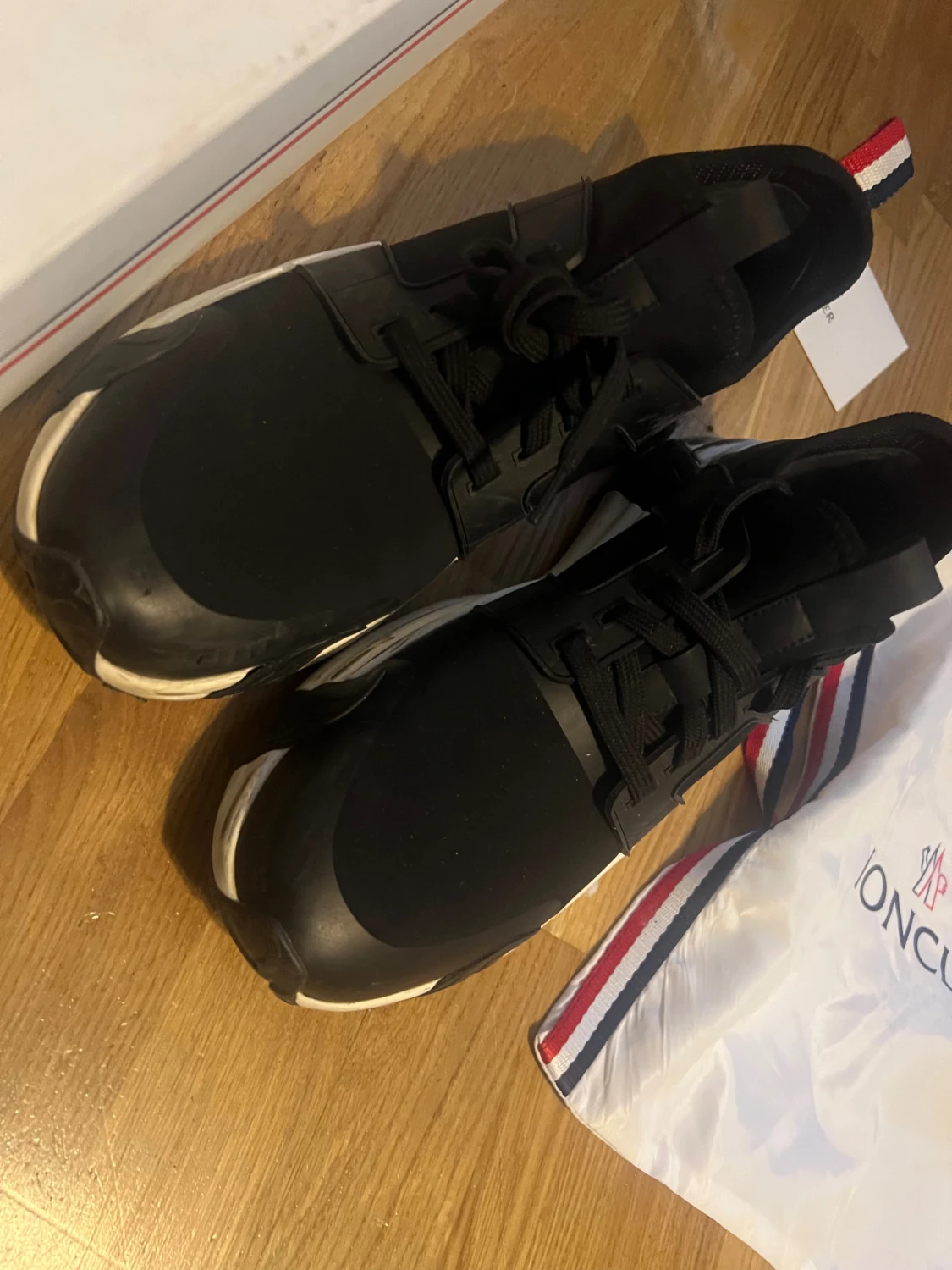 Svarta sneakers från Moncler - 4