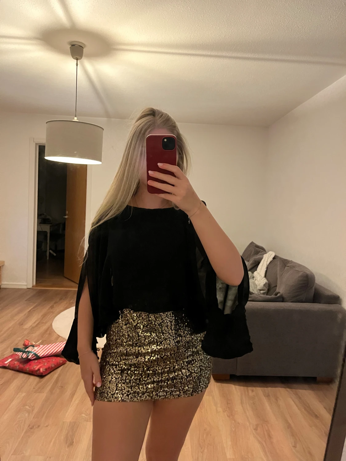 Svart/guldig klänning - 1