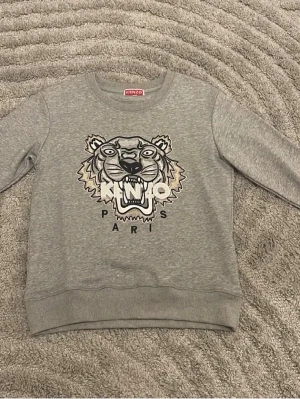 Kenzo tröja  - Kenzo tröja endast använd 2 gånger 