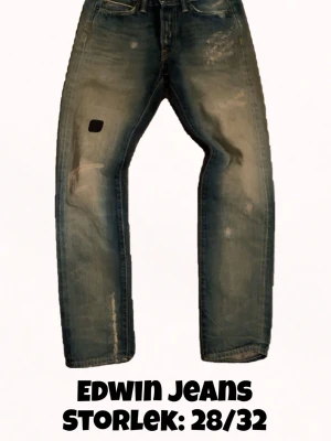 Selvedge Edwin jeans  - 🔹sjukt feta factory fades 🔹storlek: 28/32 🔹mått: midja: 37cm längd: 100cm benöppning: 15cm lår: 22cm  🔹fråga gärna frågor!