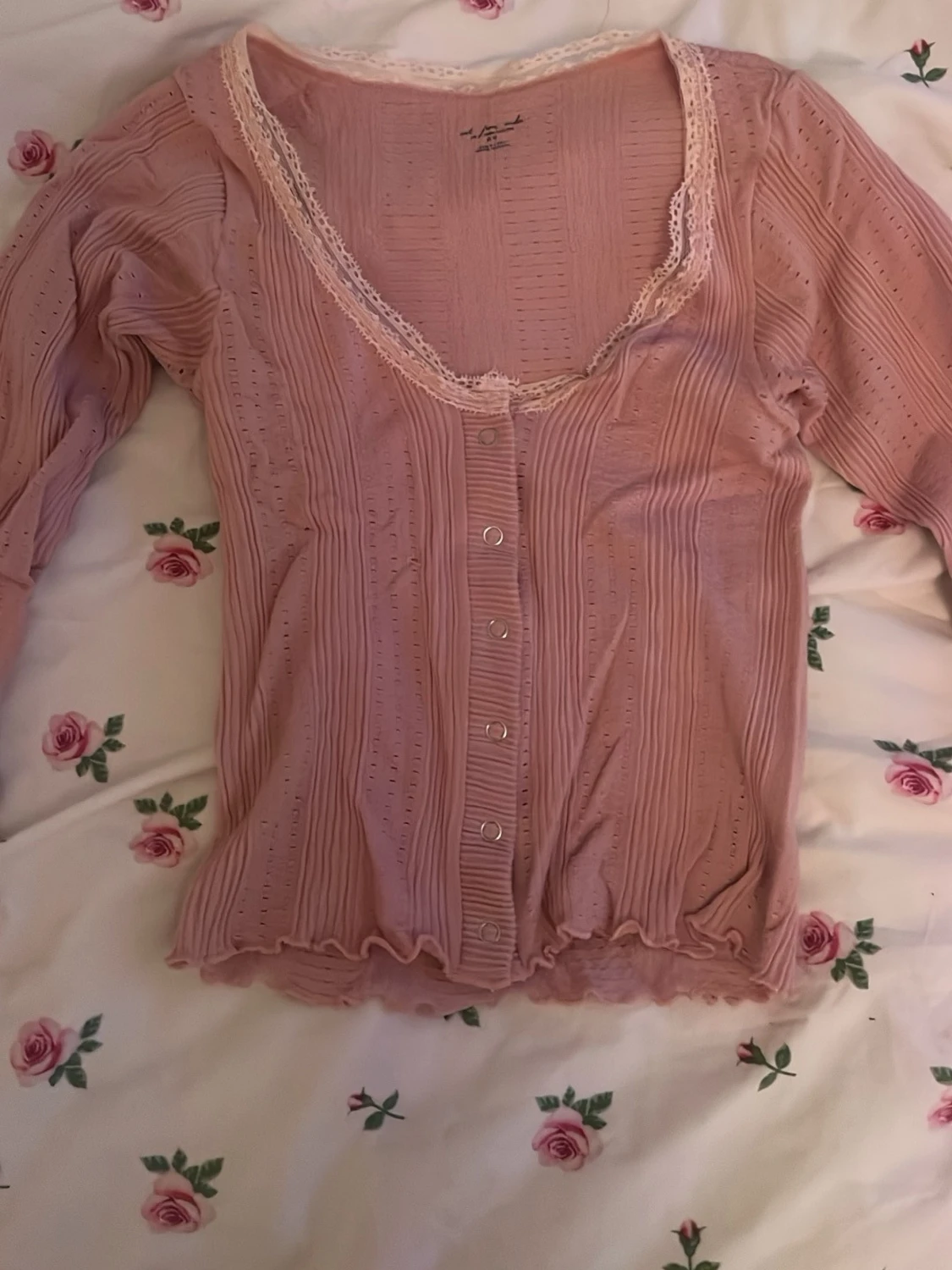 Rosa croppad kofta från Out From Under