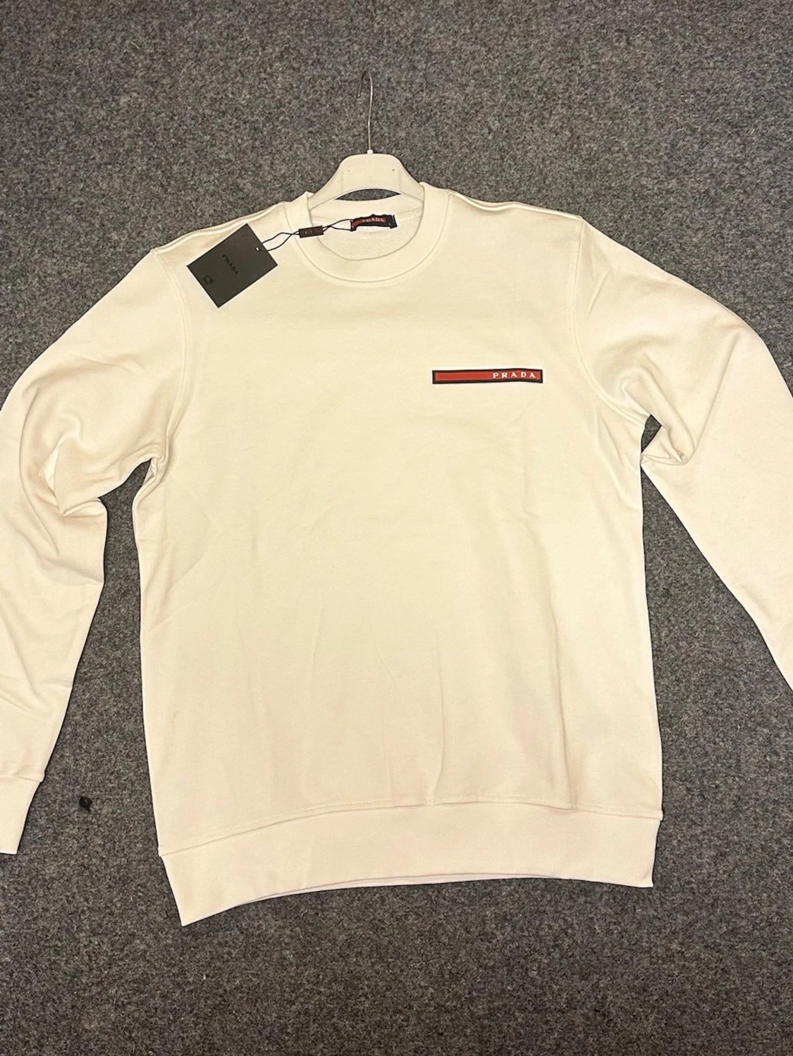 Vit sweatshirt från Prada