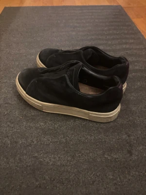 Eytys - Jättefina Eytys som jag köpte för typ två år sen, kommer inte längre till användning därför jag säljer dem