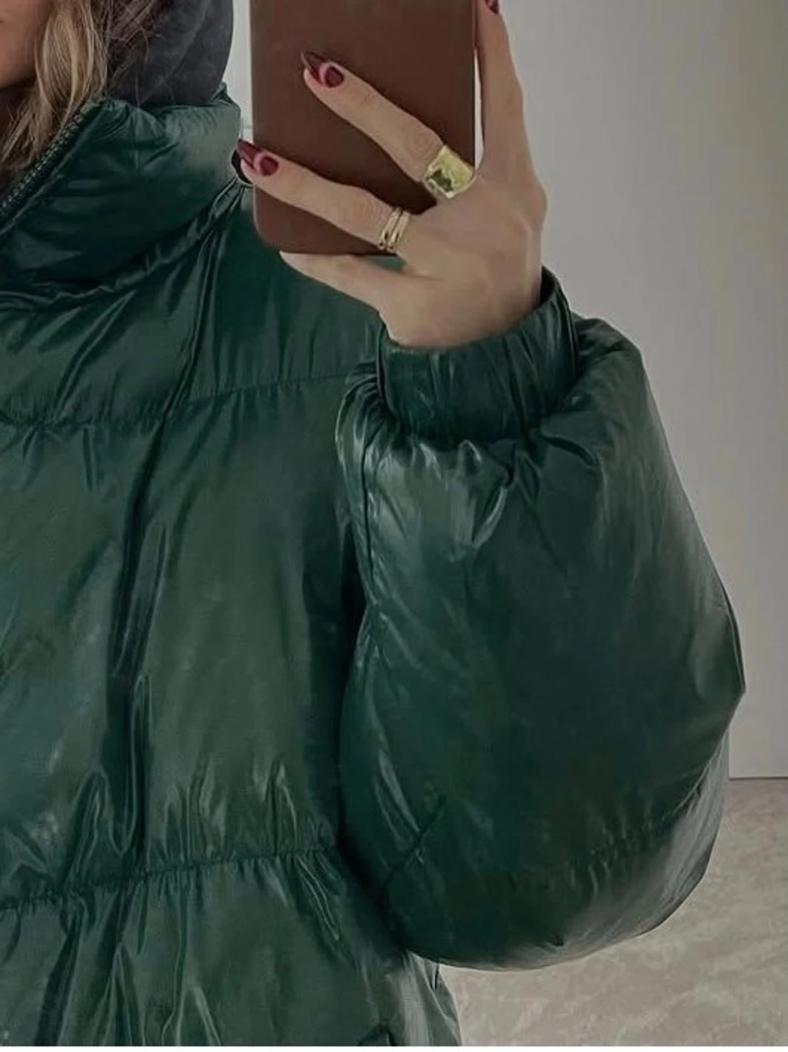 Helt ny Monki Mörkgrön pufferjacka med dragkedja