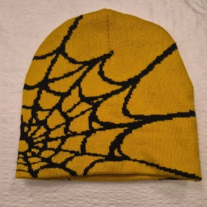 Stussy beanie - Knapt använd. Bra pris vid snabb afär