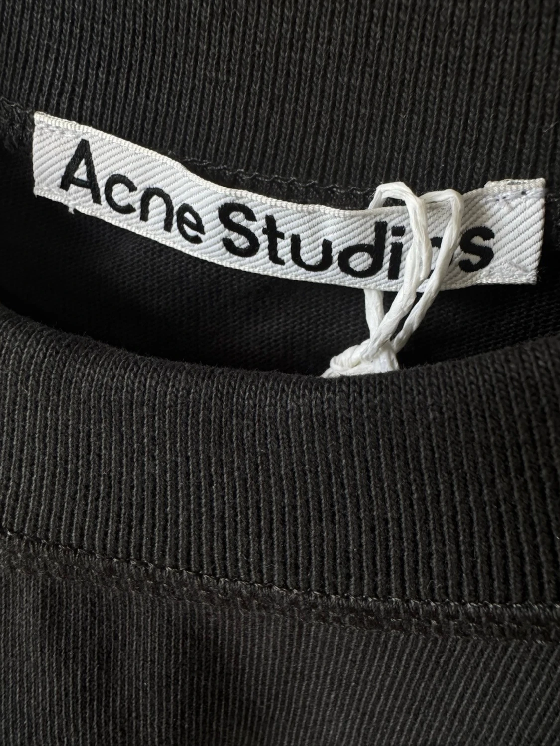 Svart t-shirt från Acne Studios - 1