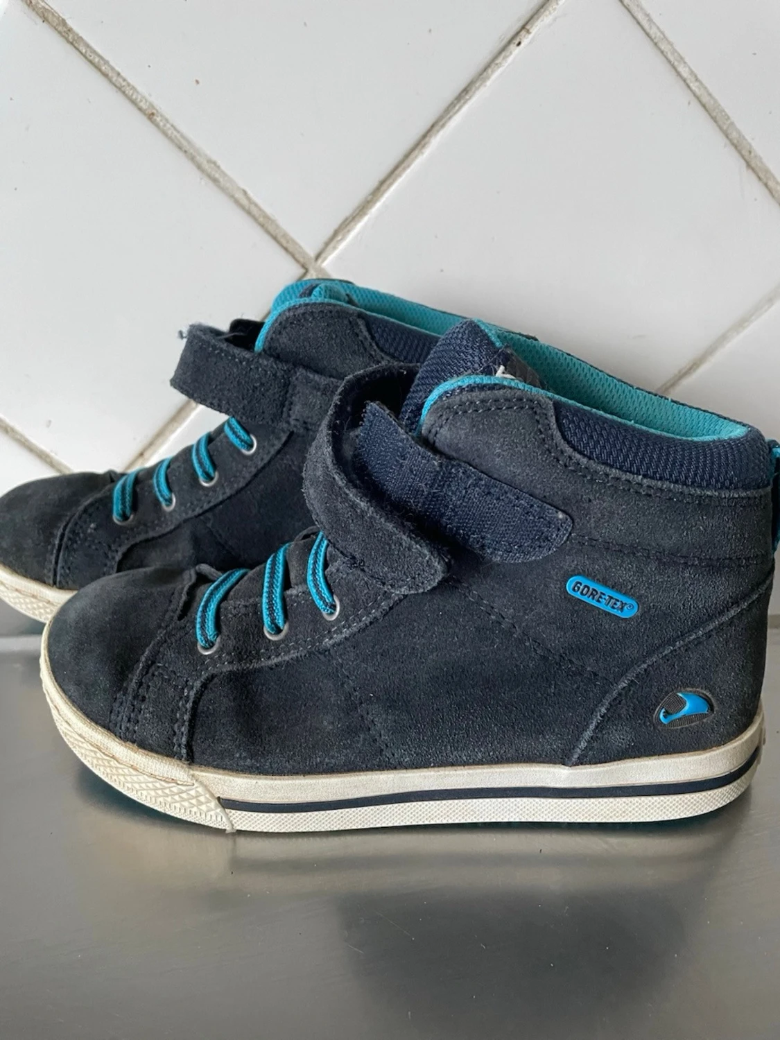 Mörkblå sneakers från Viking - 2