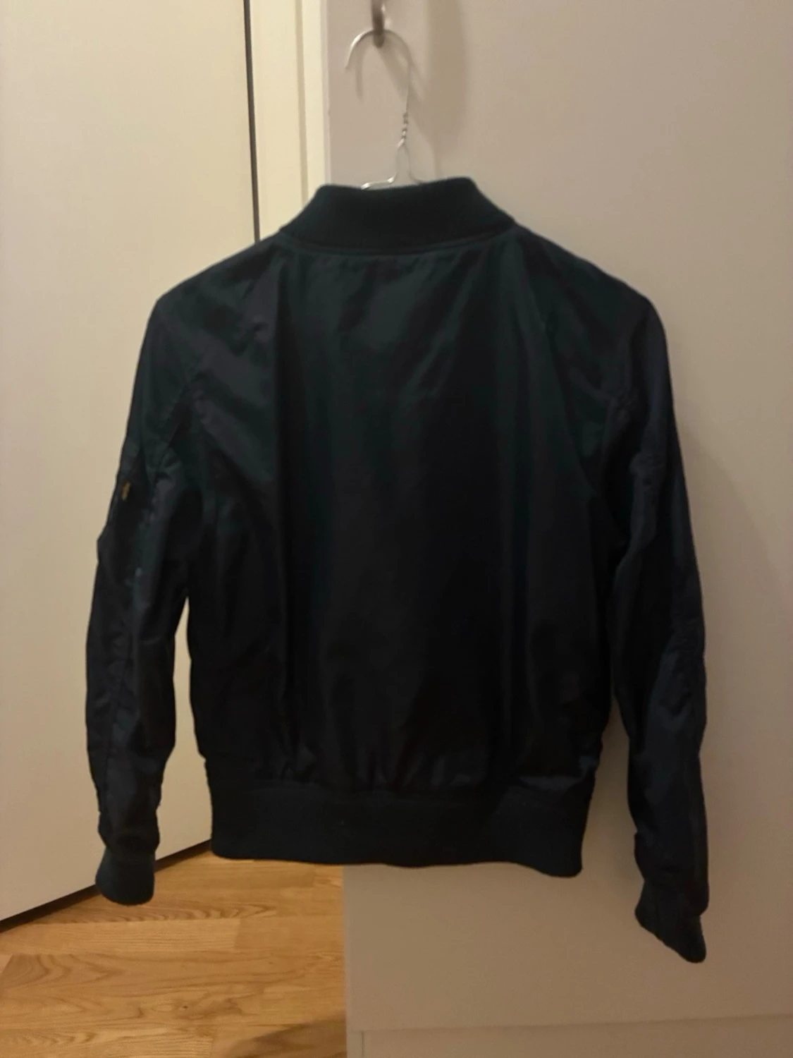 Svart Alphajacka - 2