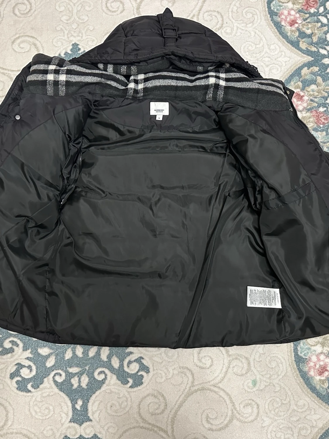 Svart pufferjacka från Burberry - 2