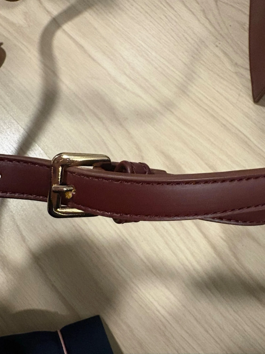 Vinröd handväska från Inyati - 2