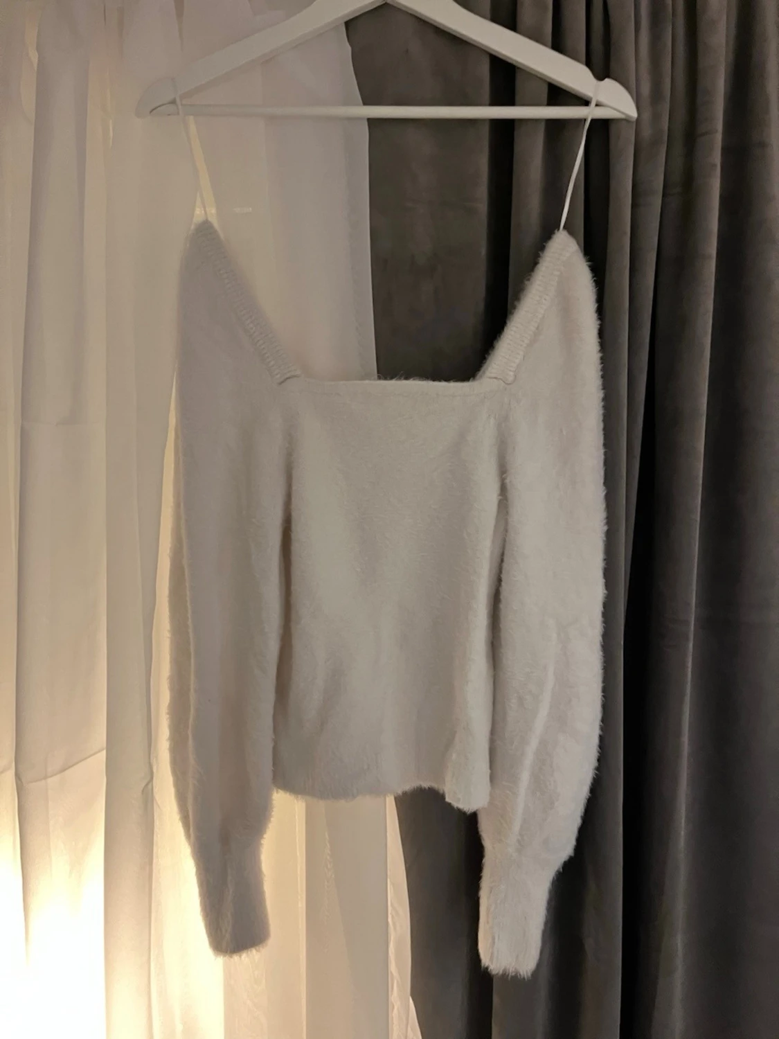 Vit fluffig stickad tröja H&M - 3
