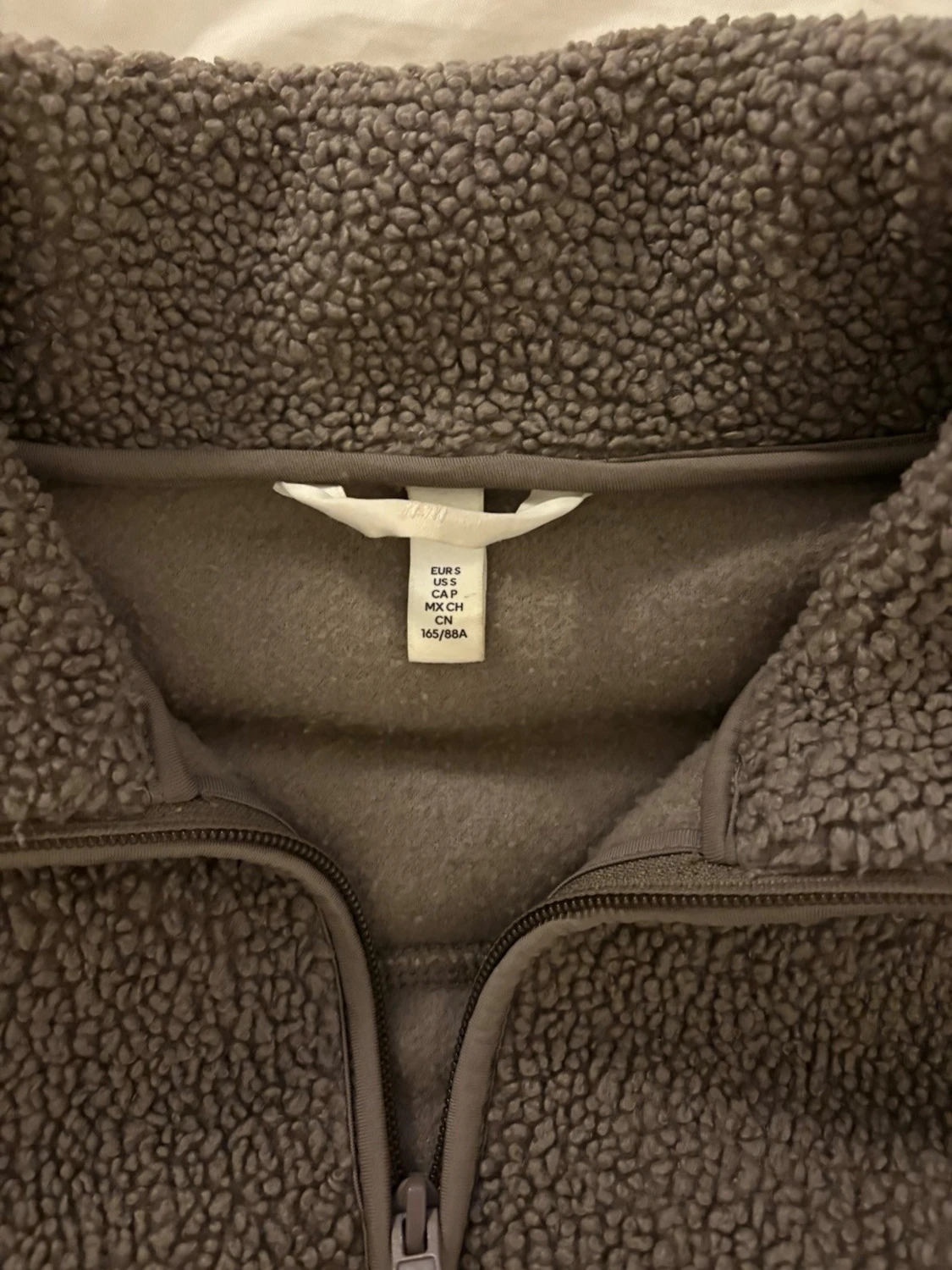 Brun teddyjacka från H&M med dragkedja - 1