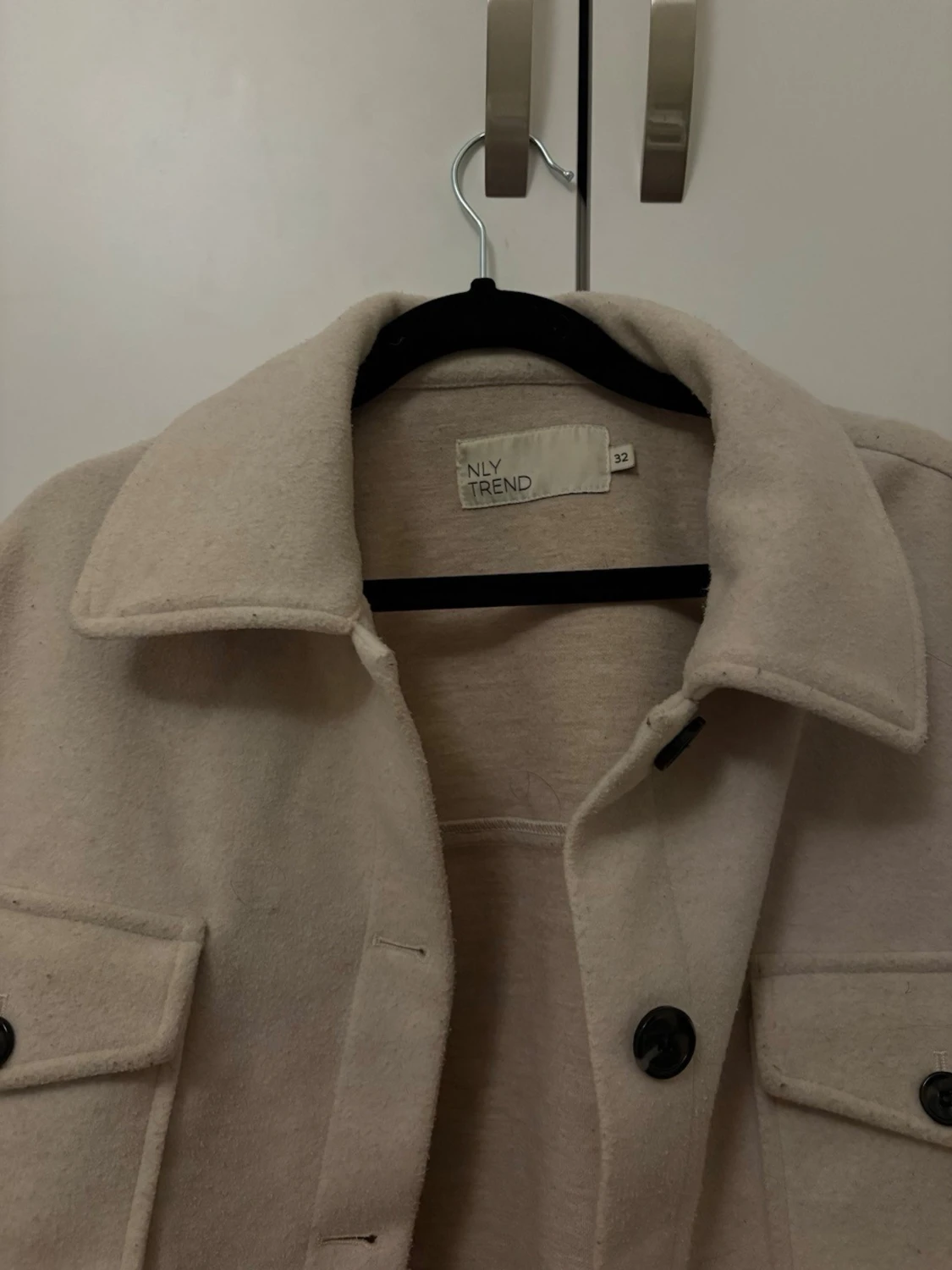 Beige overshirt från NLY Trend - 1