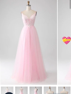 SÖKER - Jag söker denna klänningen i storlek 36