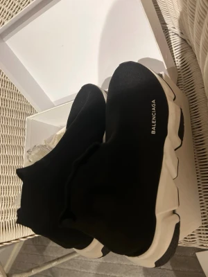 Balenciaga speed storlek 41 med kvitto - Balenciaga speed storlek 41 med kvitto