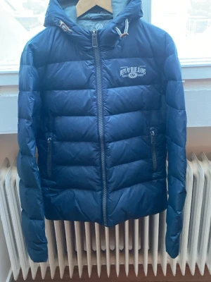 Replay jacka - Säljer en snygg vintage replay jacka från Japan, säljer eftersom den inte passar längre. Storleken är M och är true to size. Skriv om ni undrar något👍