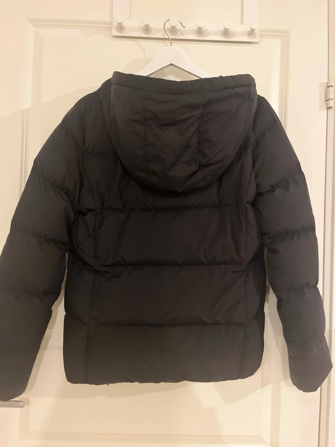 Svart dunjacka från GANT med huva - 4