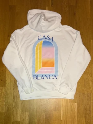 Casablanca hoodie  - Vit Casablanca hoodie som jag nyss fått in. Size S men kan passa folk som bär xs