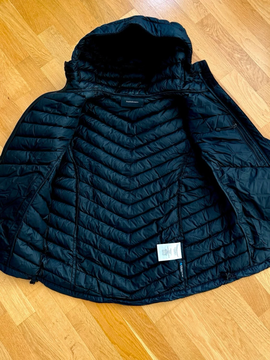 Peak Performance Frost Svart dunjacka i mycket fint skick - 5