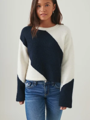 Stickad tröja med svartvitt mönster - Snygg stickad tröja från Gina Young! Säljs ej längre i butik, bra skick