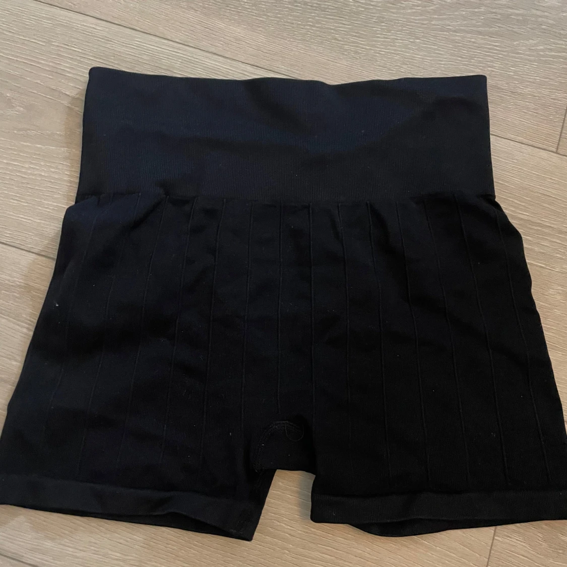 Svarta sportshorts från H&M