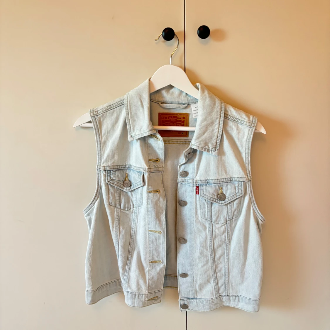 Ljusblå jeansväst från Levi's