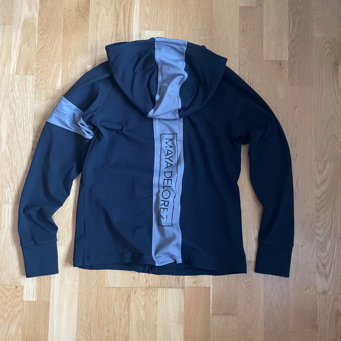 Svart jacka från Maya Delorez - 1