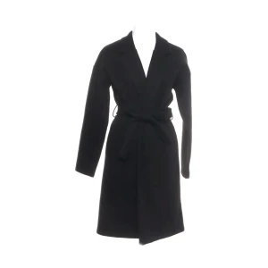 Lång kappa - Perfekt till vintern, köpt på Sellpy💓