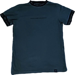 P&B T-Shirt - Kvalitet: 9/10