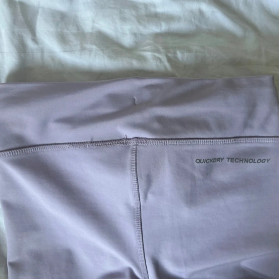 Ljuslila träningsbyxor från Lager 157 - 3