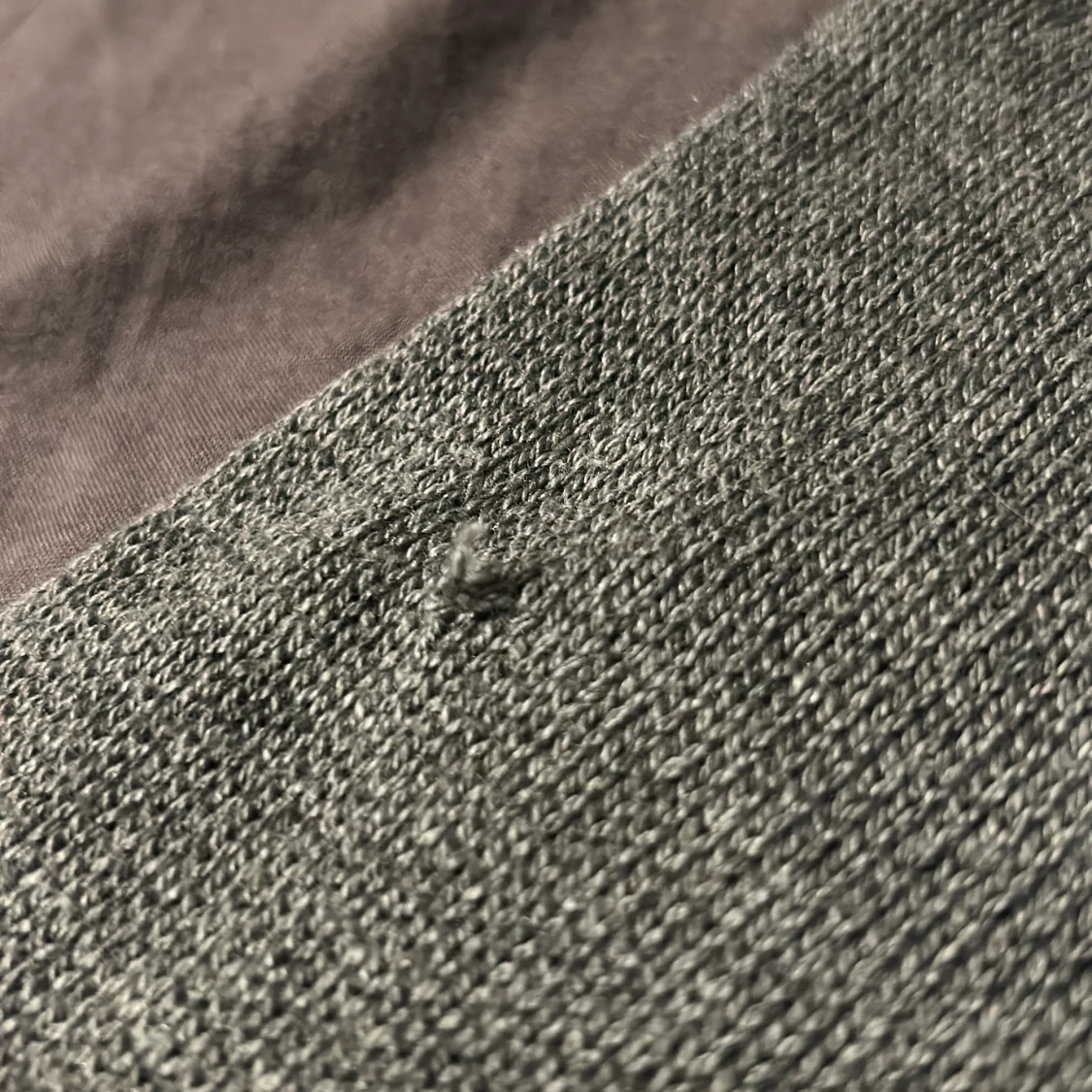 Grå stickad tröja - 3