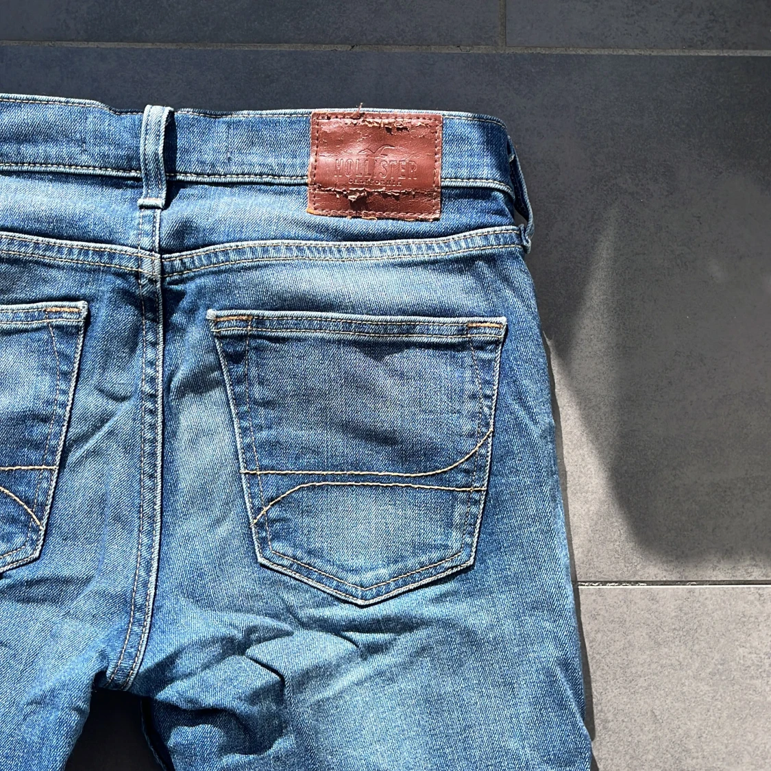 Blå jeans från Hollister - 1