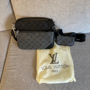 Lv armväska  - Helt ny kommer med tre delar och en lv påse 