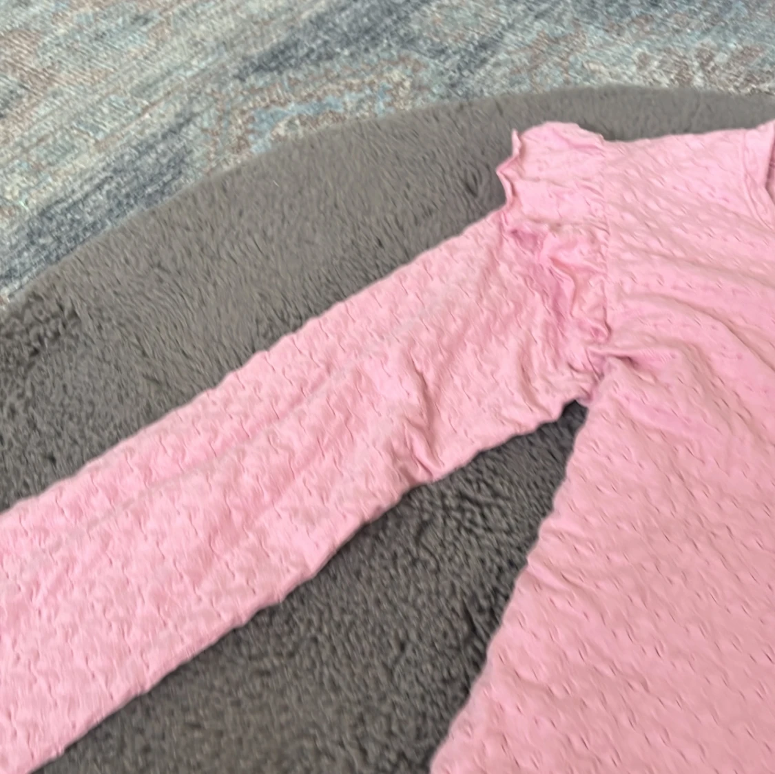 Rosa långärmad topp med volang Lindex - 2