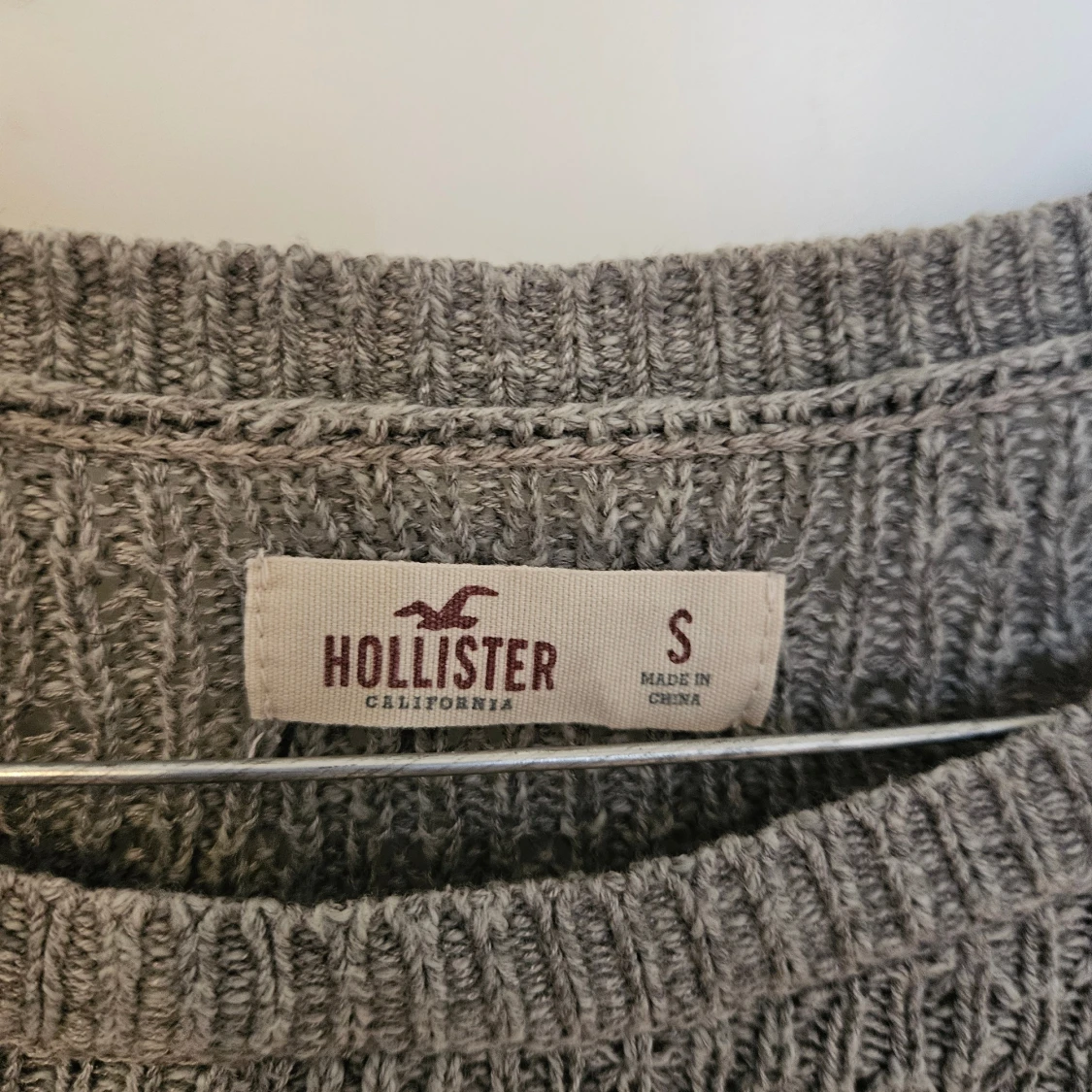 Grå stickad tröja Hollister - 1