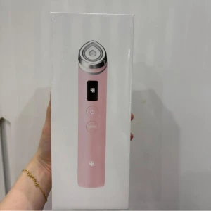 Age-R Booster Pro XL & Mini - (Finns rosa,vit och svart. XL- 3000kr Mini- 2000)Medicube Age-R Booster Pro är en avancerad hudvårdsapparat för hemmabruk. Den rosa enheten har digital display, flera lägen och ergonomisk design. Produkten ser ut att vara i nyskick, komplett med originalförpackning. Perfekt för effektiv hudvård och ansiktsbehandling.