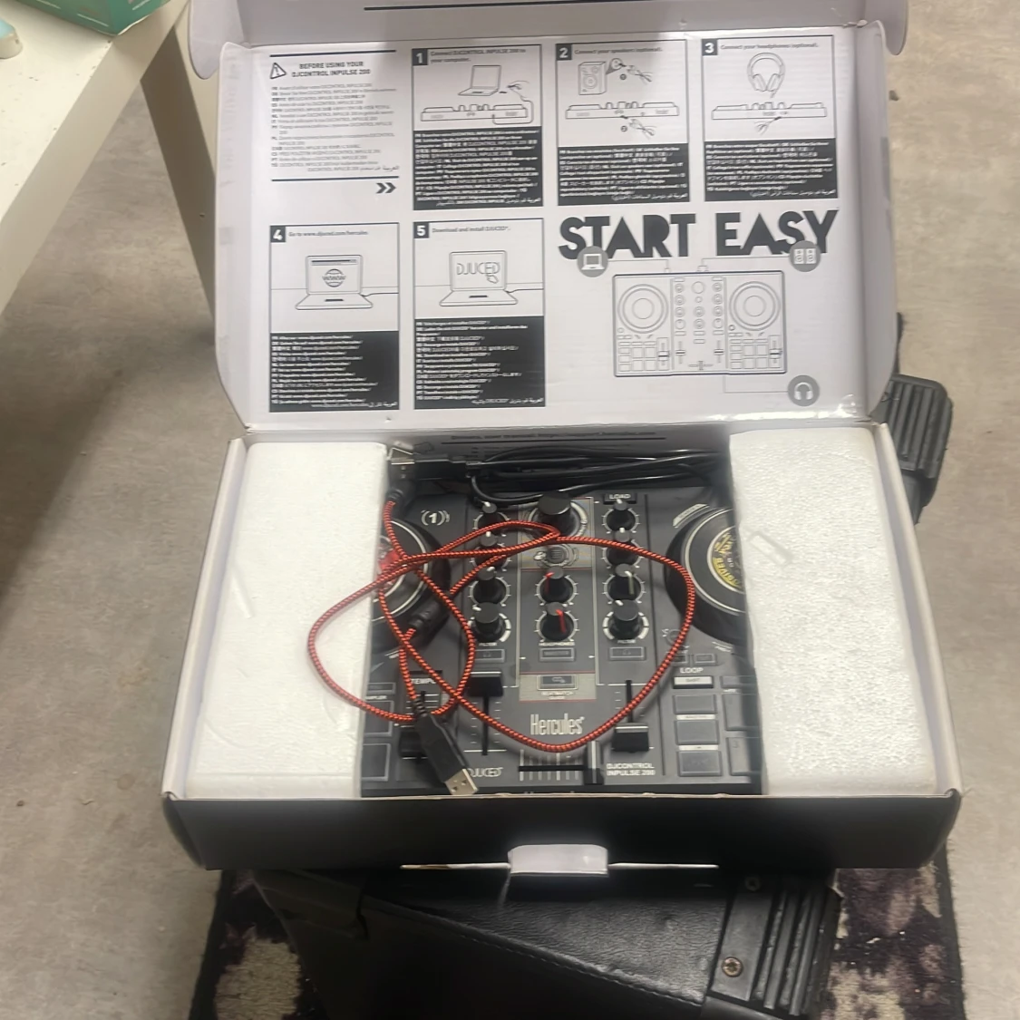 Hercules DJControl Inpulse 200