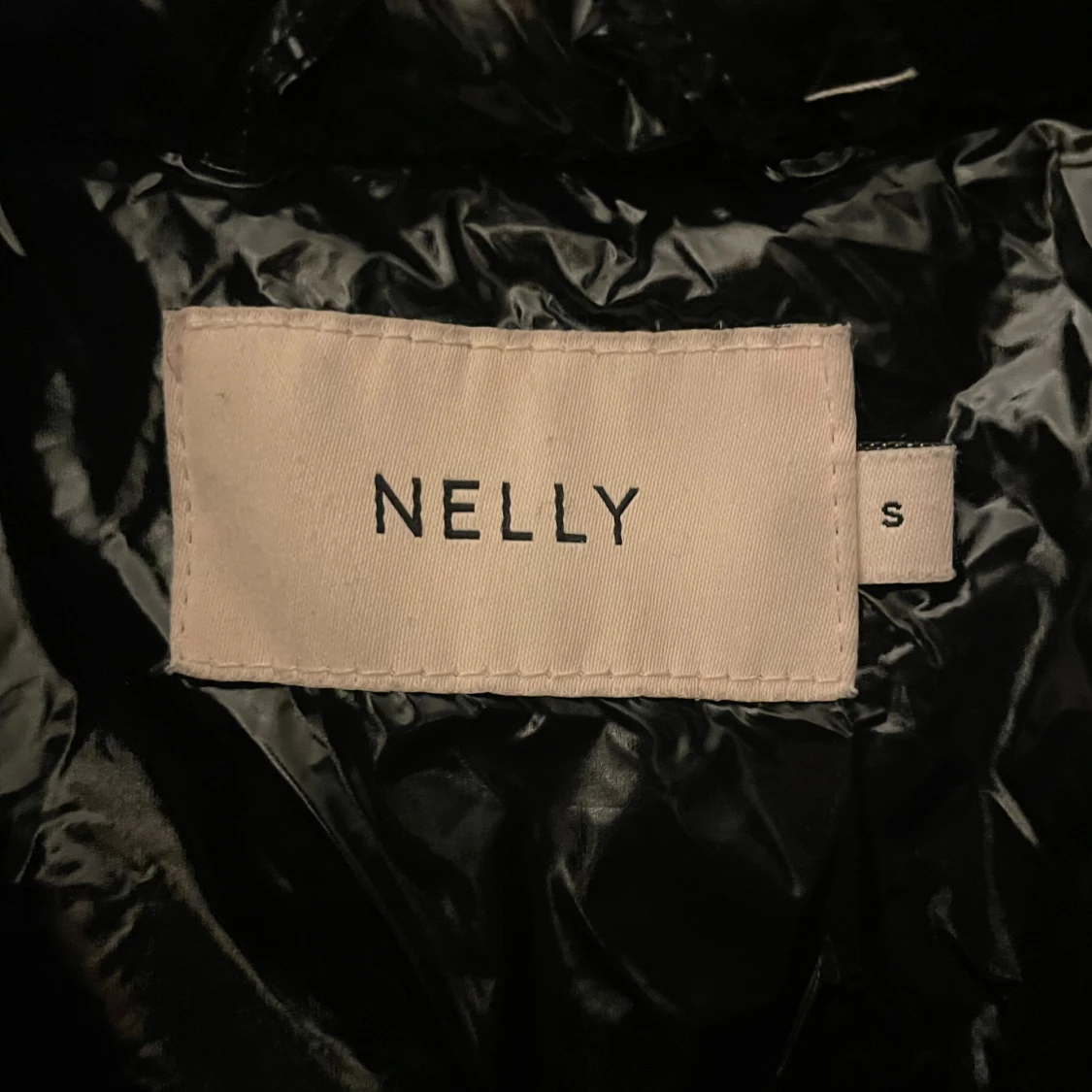 Svart pufferjacka från Nelly - 4