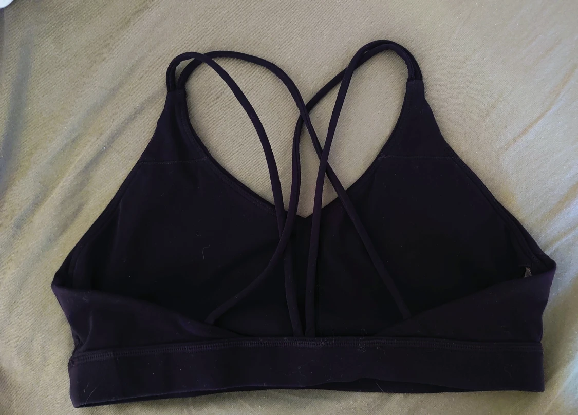 Svart linnetopp från Astani med korsade band - 2